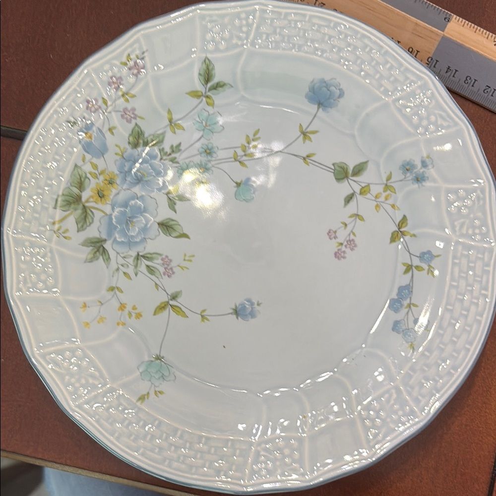 Mikasa Precious Blue Michelle D2501 Salad Plate Luncheon Plate  8" Retired